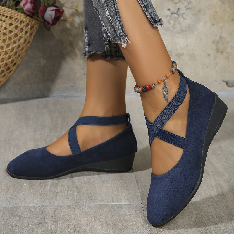 šš„Ćltimo dia da promoção com 50% de descontoš„Sapatos elegantes com salto baixo e tira elĆ”stica, em cor Ćŗnica