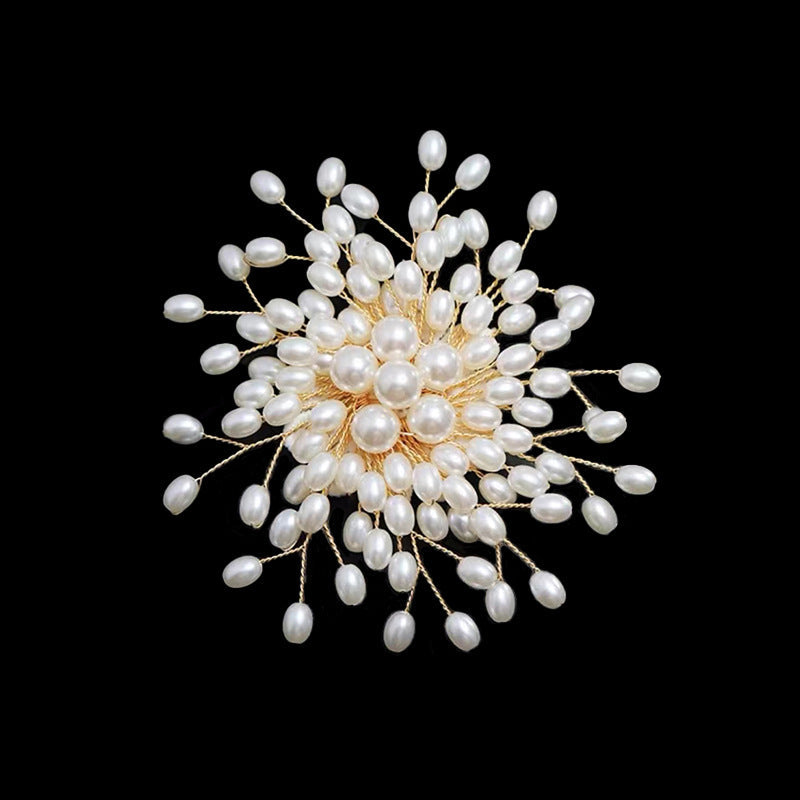 Elegância Redefinida: O Broche de Pérolas Essencial para Cada Mulher Sofisticada! ✨