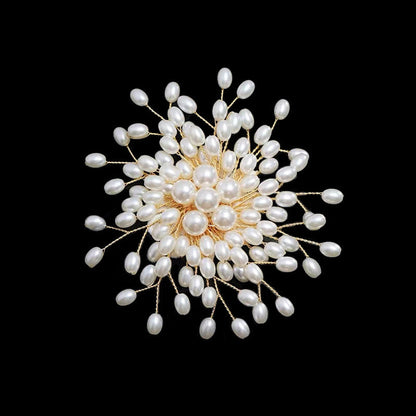 Elegância Redefinida: O Broche de Pérolas Essencial para Cada Mulher Sofisticada! ✨