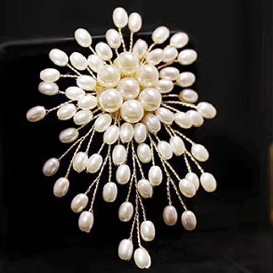 Elegância Redefinida: O Broche de Pérolas Essencial para Cada Mulher Sofisticada! ✨