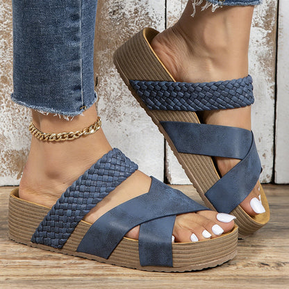 👡 50% DE DESCONTO AGORA! 🔥 Sandálias de cunha com tiras entrecruzadas para mulher – Confortáveis, elegantes e perfeitas para os dias de verão