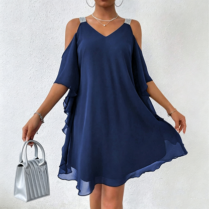 ✨👗 POR TEMPO LIMITADO, 50% DE DESCONTO! 💃Vestido comprido com decote em V e ombros à mostra – Recortes modernos e um corte elegante – Arrase em qualquer evento.