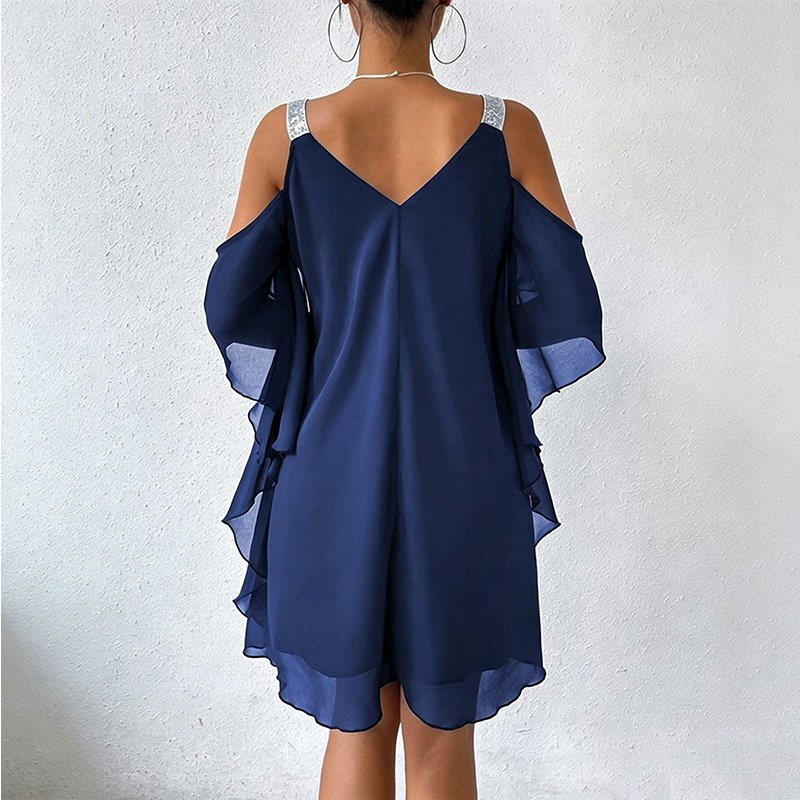 ✨👗 POR TEMPO LIMITADO, 50% DE DESCONTO! 💃Vestido comprido com decote em V e ombros à mostra – Recortes modernos e um corte elegante – Arrase em qualquer evento.